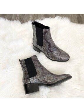 Kenneth Cole Reaction Womens 6 Chelsea Bootie Gray Snakeskin Print Ankle Boots